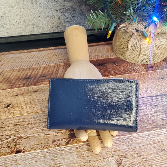 kate spade New York Dottie Bloom Flower Appliqué Leather Bifold Wallet NWT - Picture 6 of 15